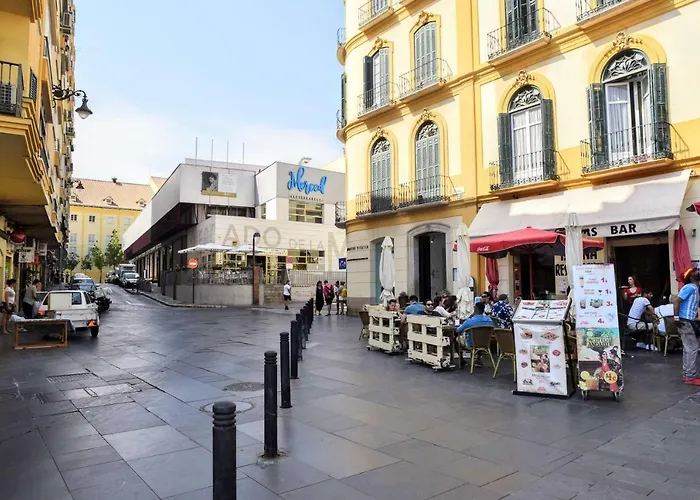 Lyrioshomes Malaga Cervantes